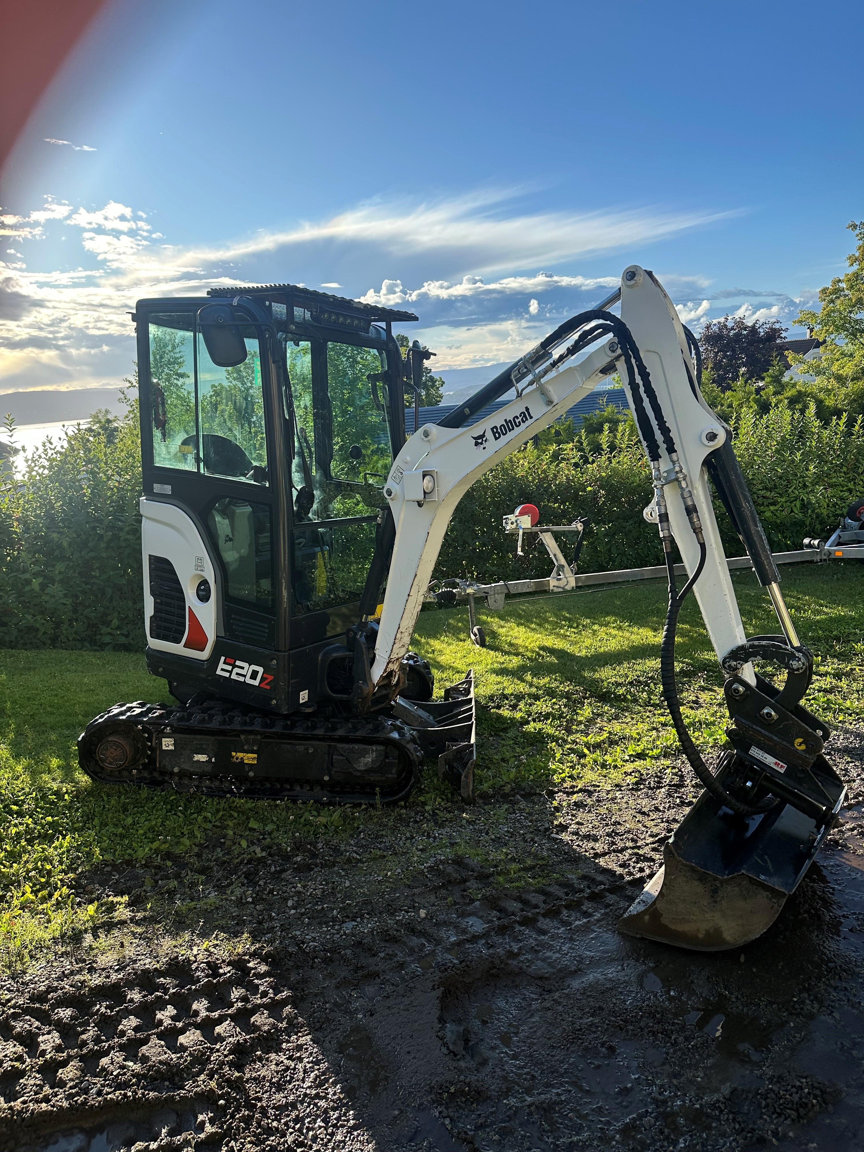 Leie av 2020 Bobcat E20Z Minigraver / Gravemaskin med Dobbel Hydraulikk på Nesodden