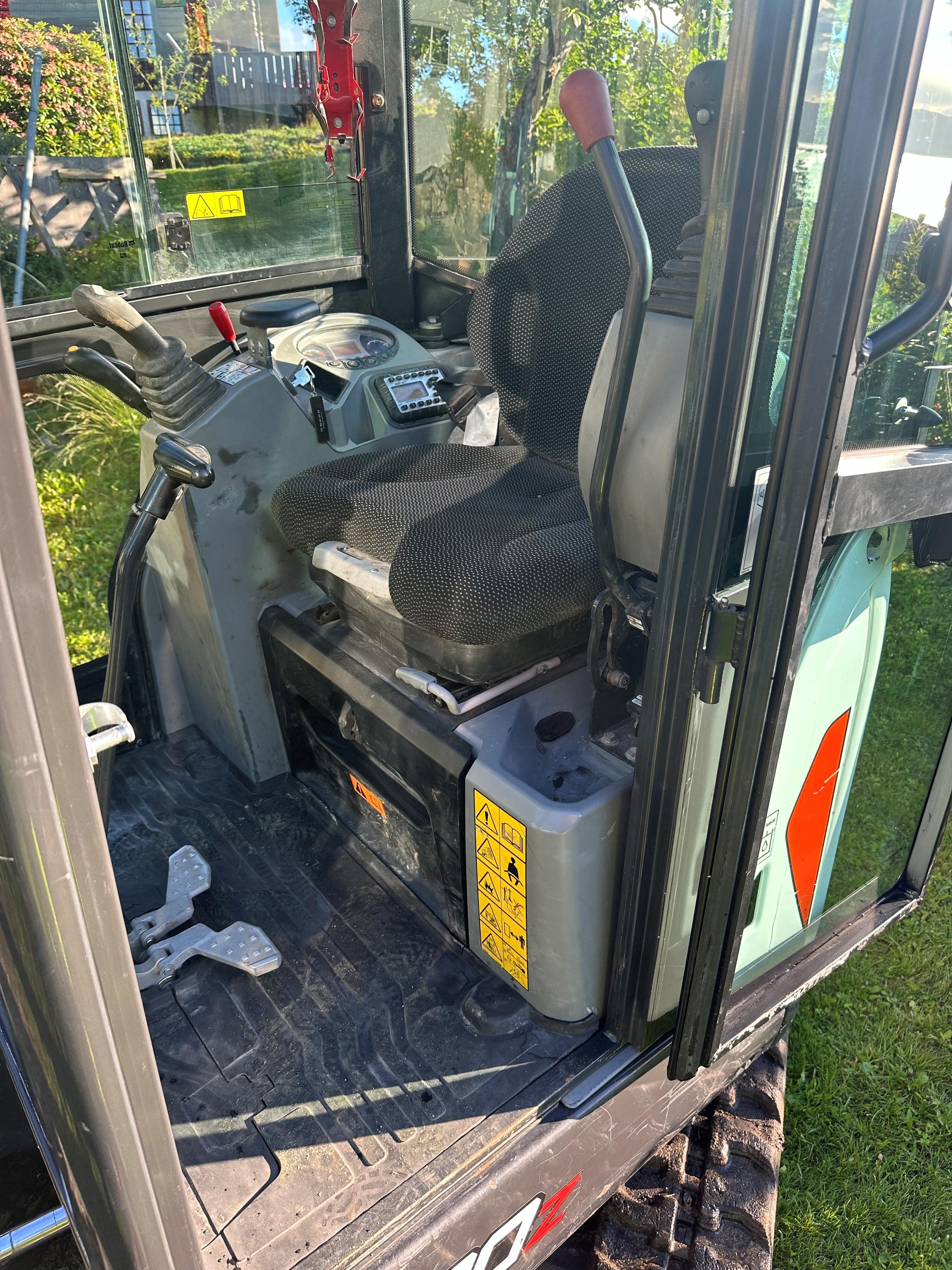Leie av 2020 Bobcat E20Z Minigraver / Gravemaskin med Dobbel Hydraulikk på Nesodden