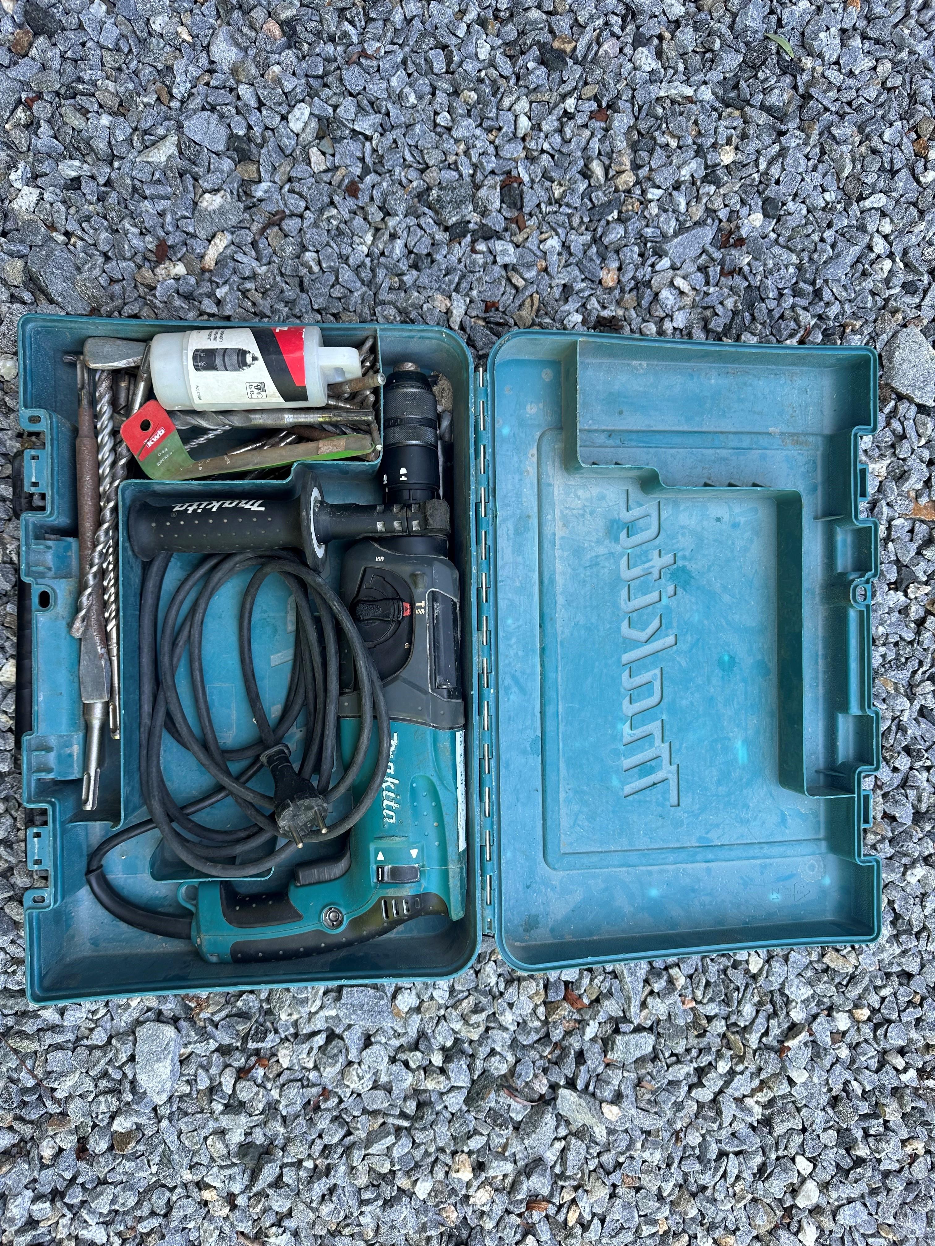 Lei Makita HP2071F Slagbormaskin på Nesodden – Kraft og Presisjon i Én Maskin